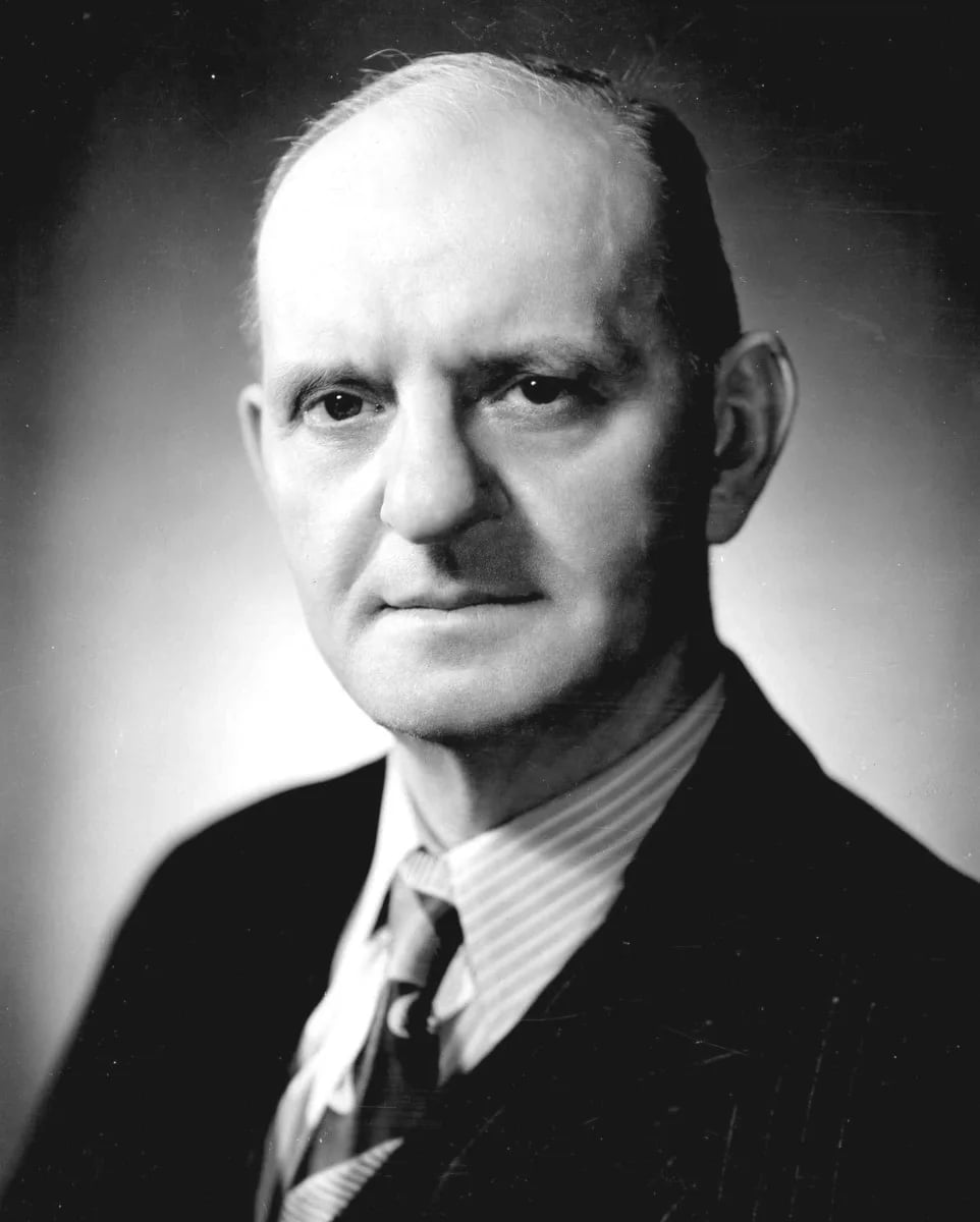 Portrait of Carl Vinson (1883–1981) – memorial page