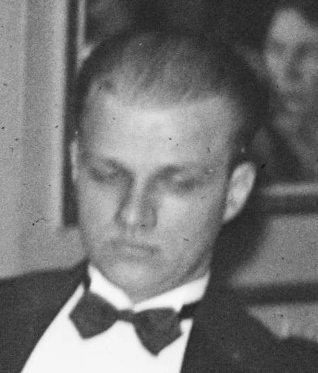 Portrait of Carlton Mobley (1906–1981) – memorial page