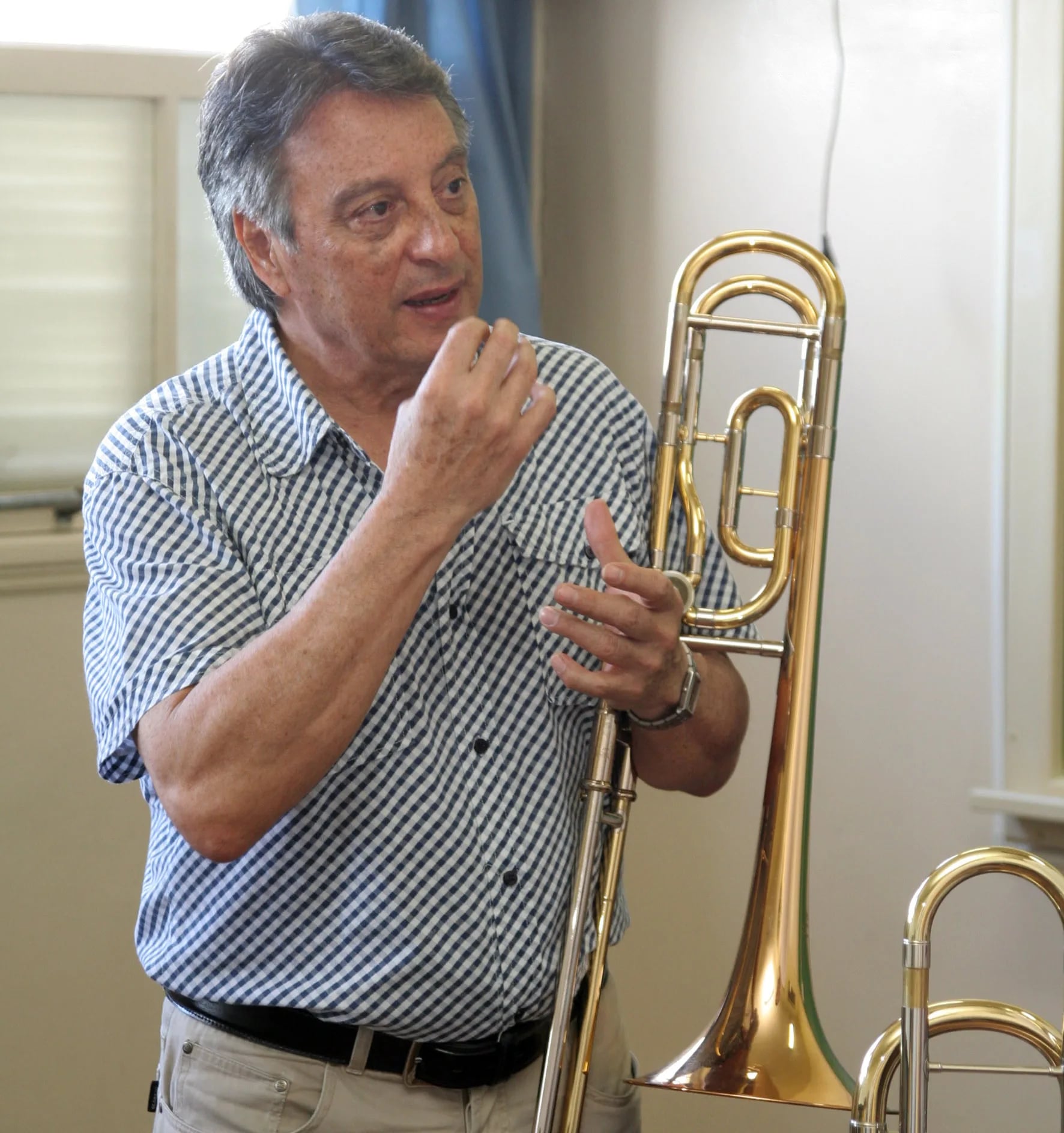 Porträt von Enrique Crespo (1941–2020) – Gedenkseite