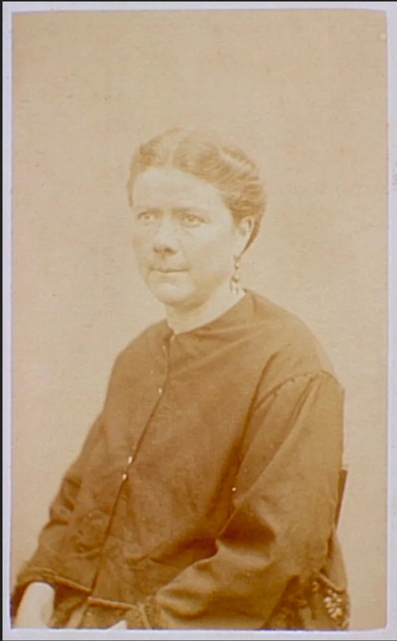 Portrait of Élisabeth Rétiffe (1834–1882) – memorial page