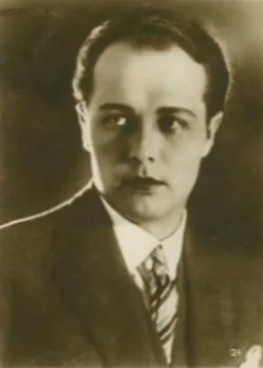 Portrait of Fred Sym (1894–1973) – memorial page