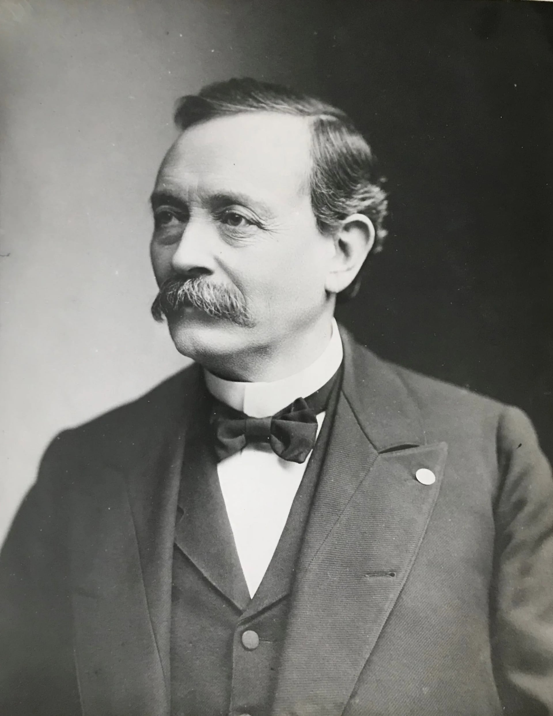 Porträt von James A. McCartney (1835–1911) – Gedenkseite