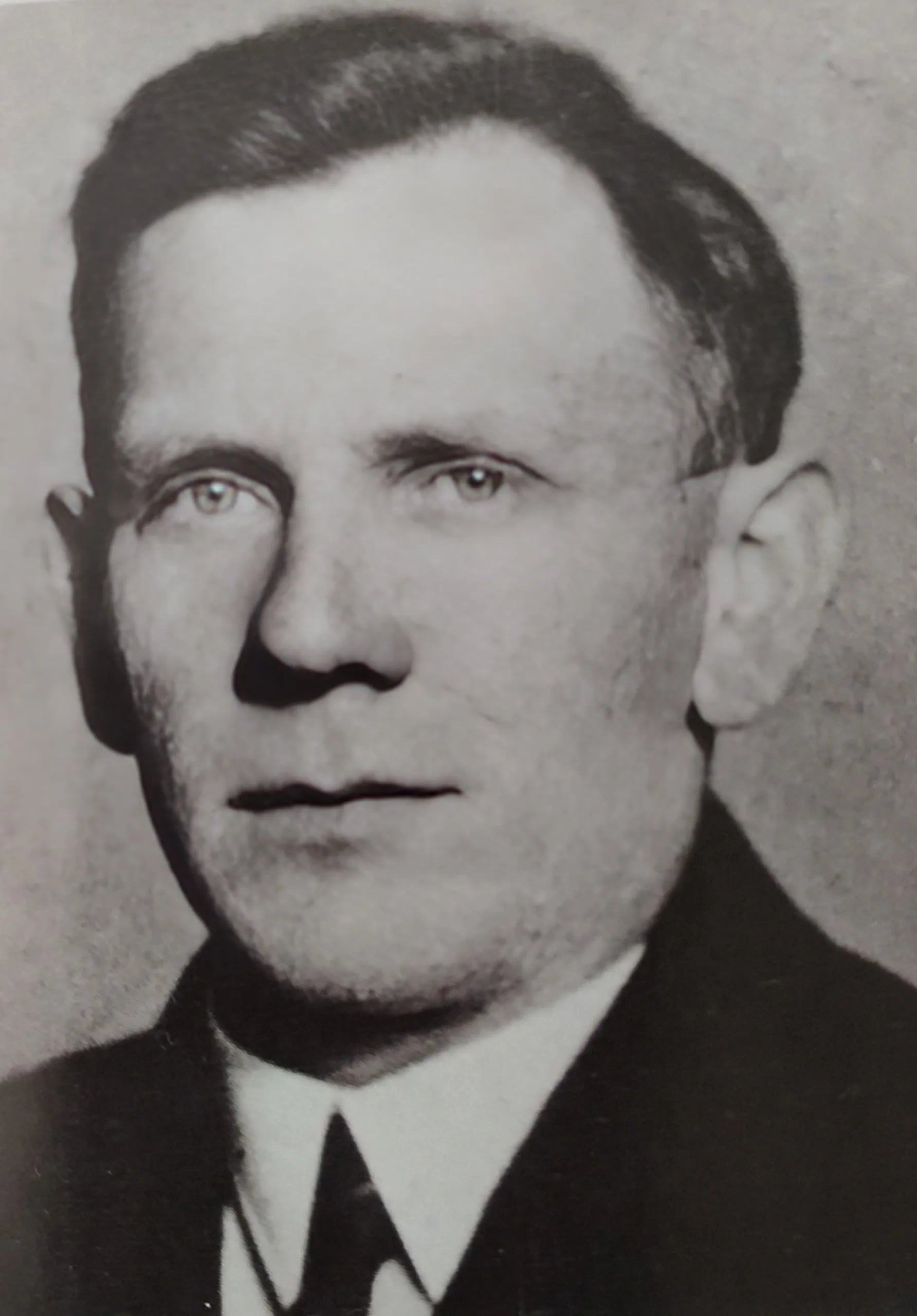 Portrait of Adolf Švadlenka (1904–1942) – memorial page