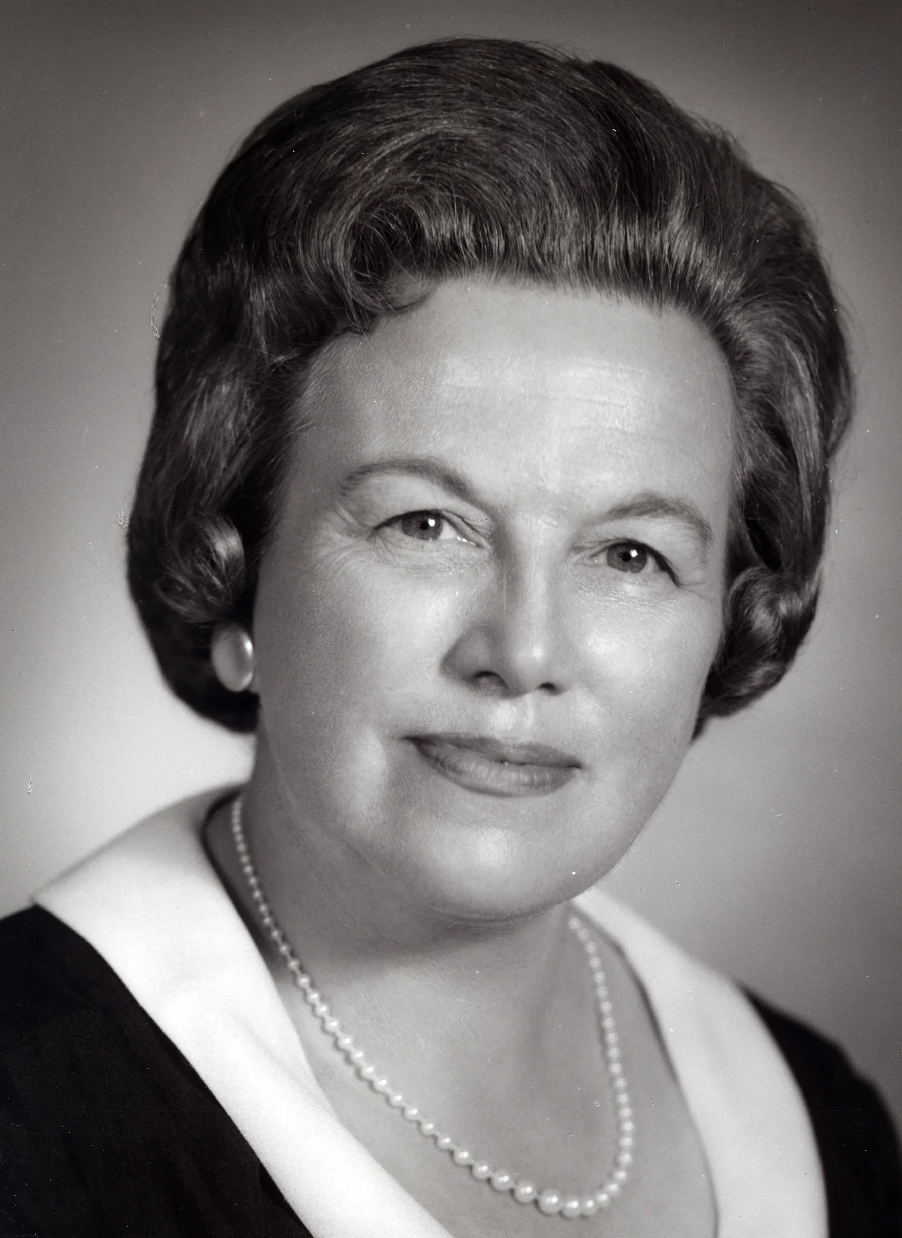Portrait of Catherine Dean May (1914–2004) – memorial page