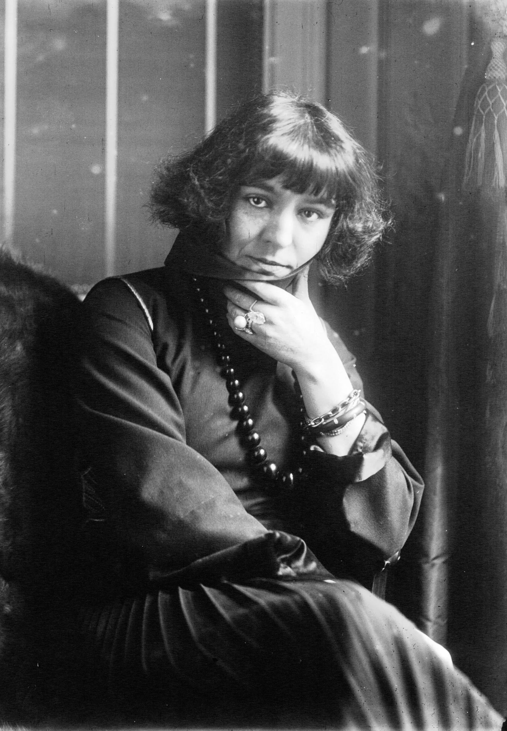 Porträt von Régine Flory (1890–1926) – Gedenkseite