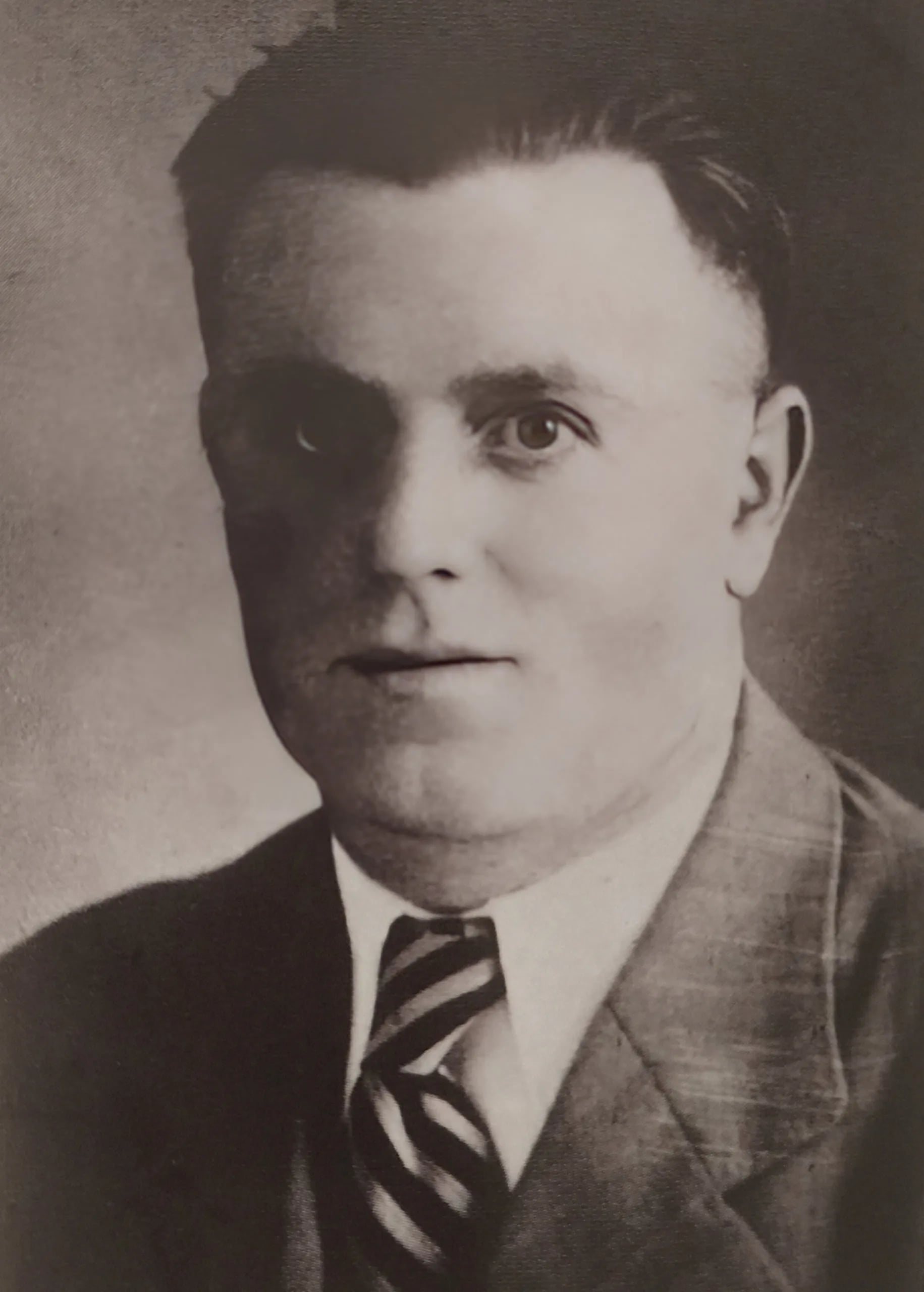 Portrait of Jaroslav Vokatý (1908–1942) – memorial page