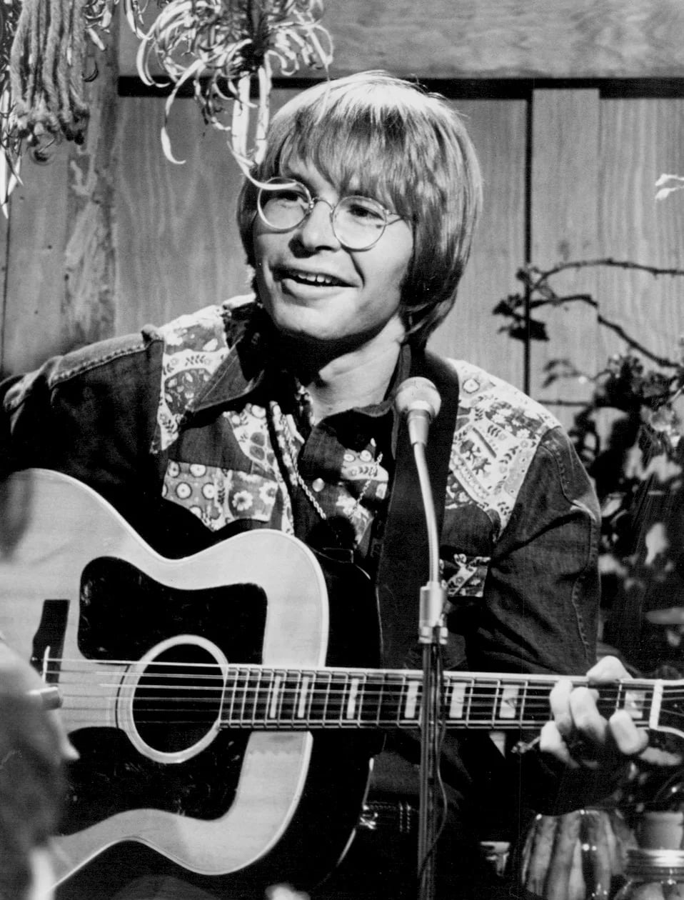 Portrait of John Denver (1943–1997) – memorial page