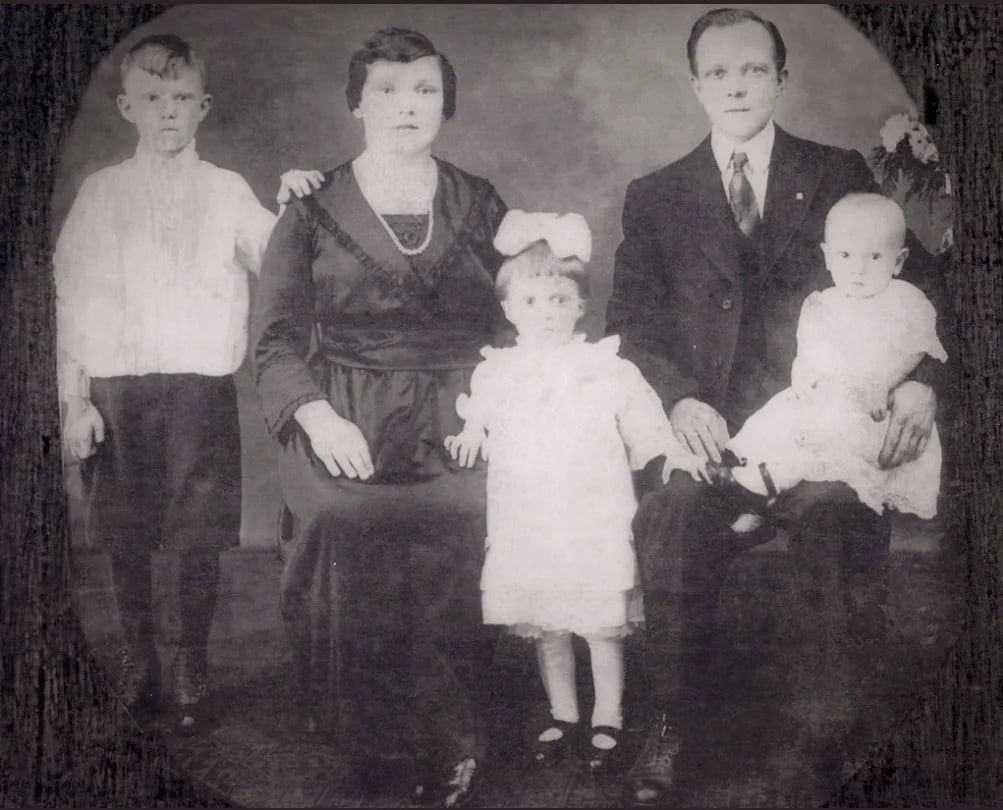 Portrait of Joseph John Szczesny (1920–1997) – memorial page