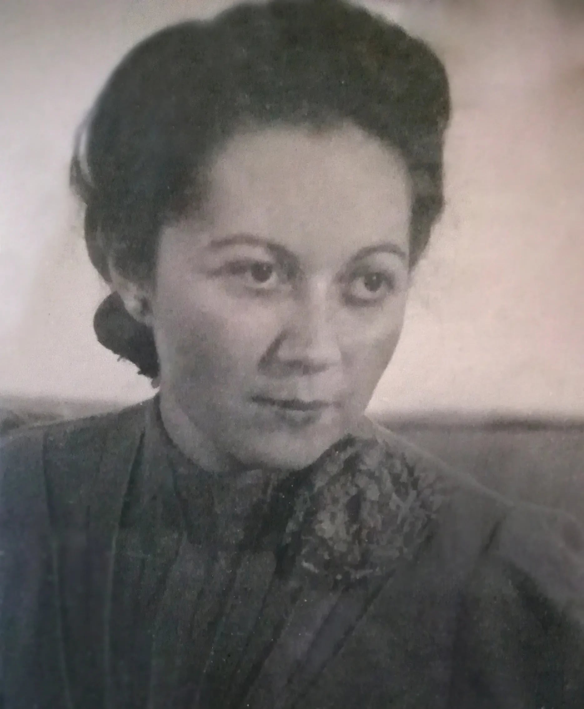 Portrait of May Weissenberg (1913–1939) – memorial page