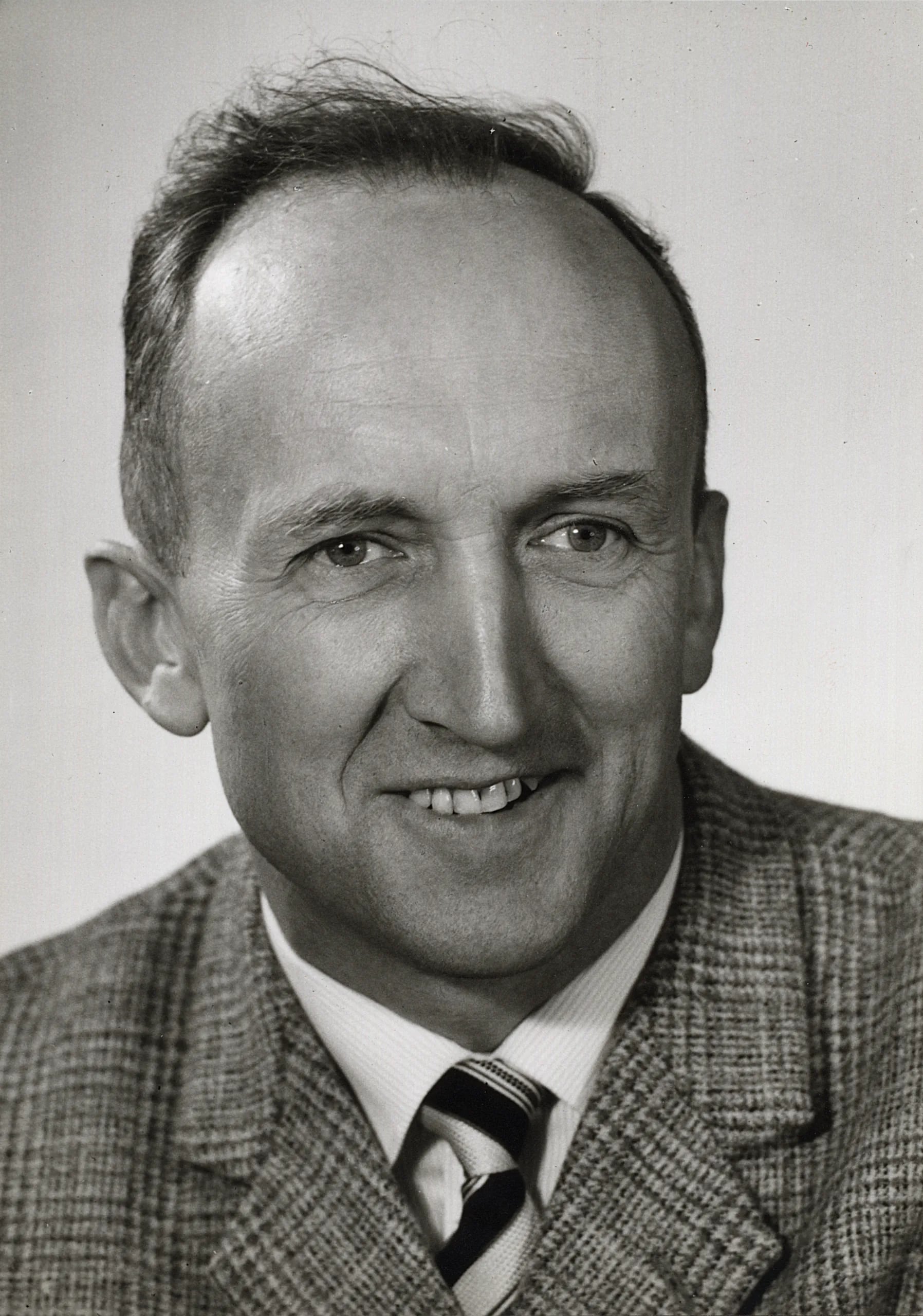Portrait of Hans Grob (1917–2010) – memorial page