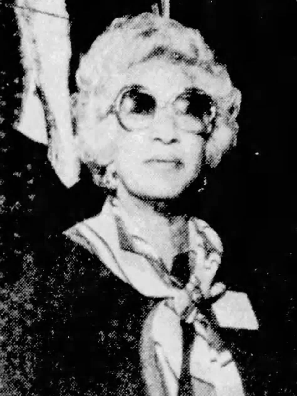 Portrait of Ersa Hines Poston (1921–2009) – memorial page