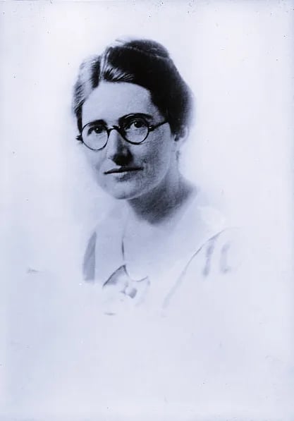Portrait of Lucy Nettie Fletcher (1886–1918) – memorial page