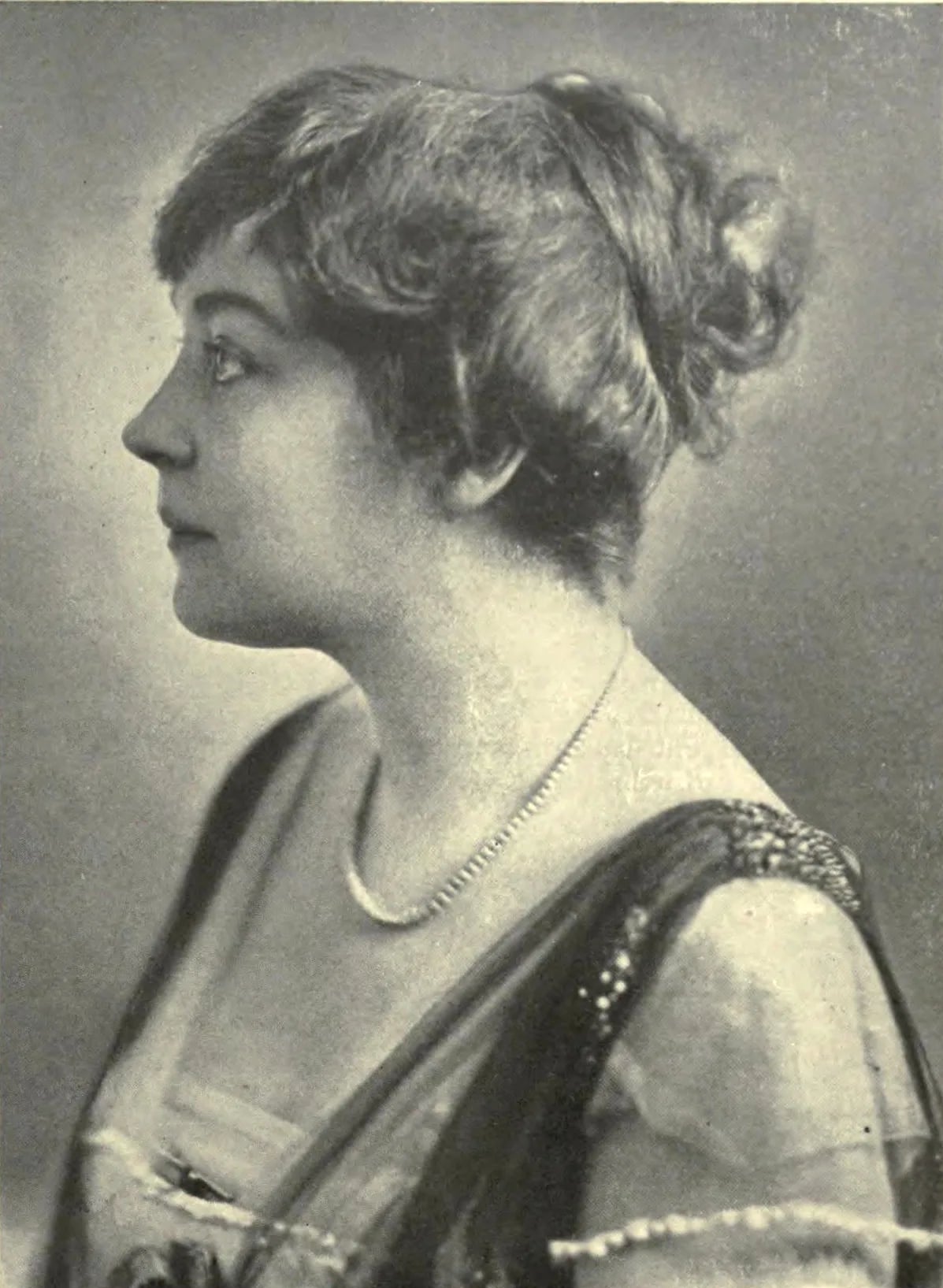 Portrait of Helen Lackaye (1883–1940) – memorial page