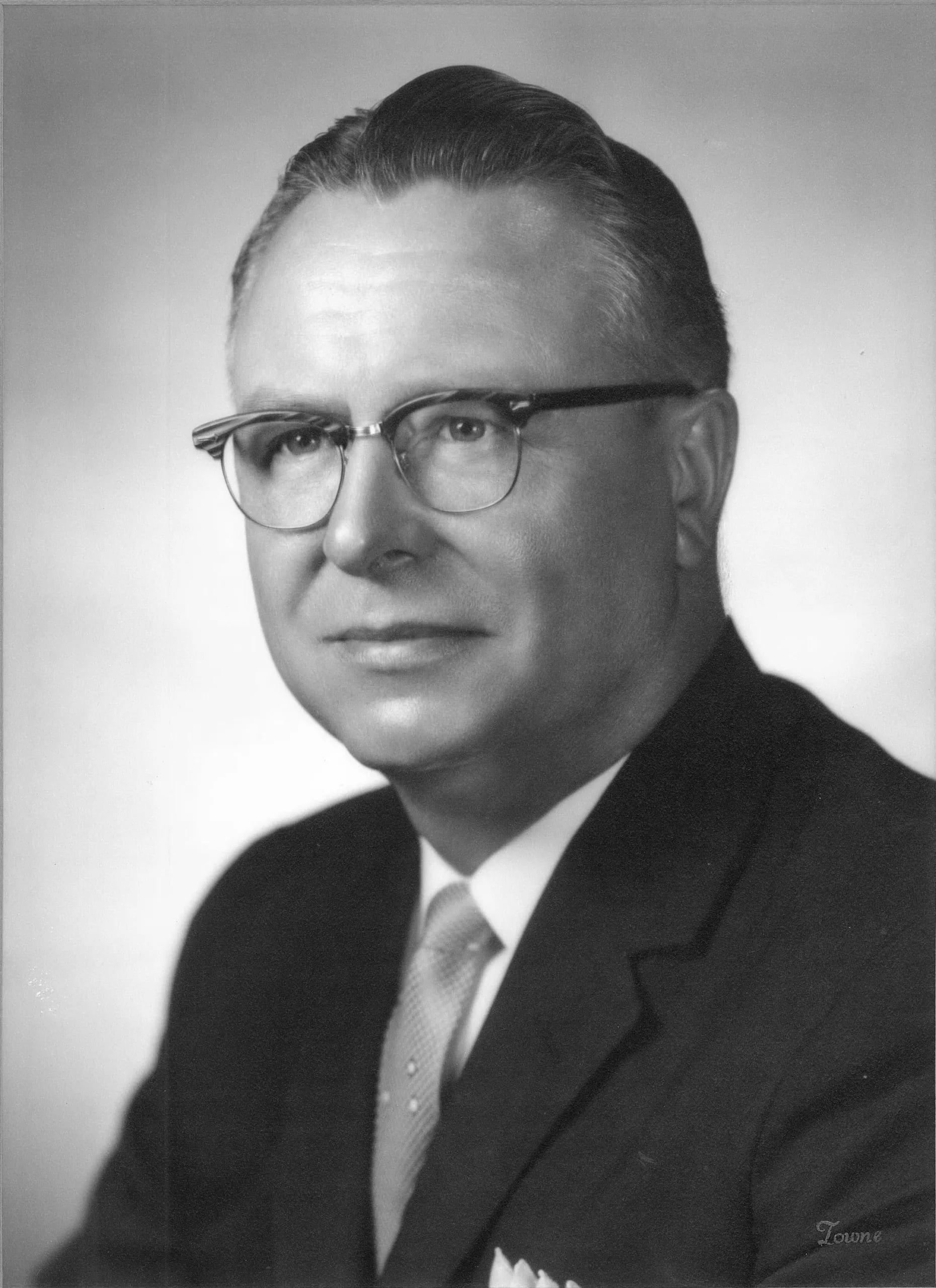 Portrait of Richard Lothian Jr. (1907–1987) – memorial page
