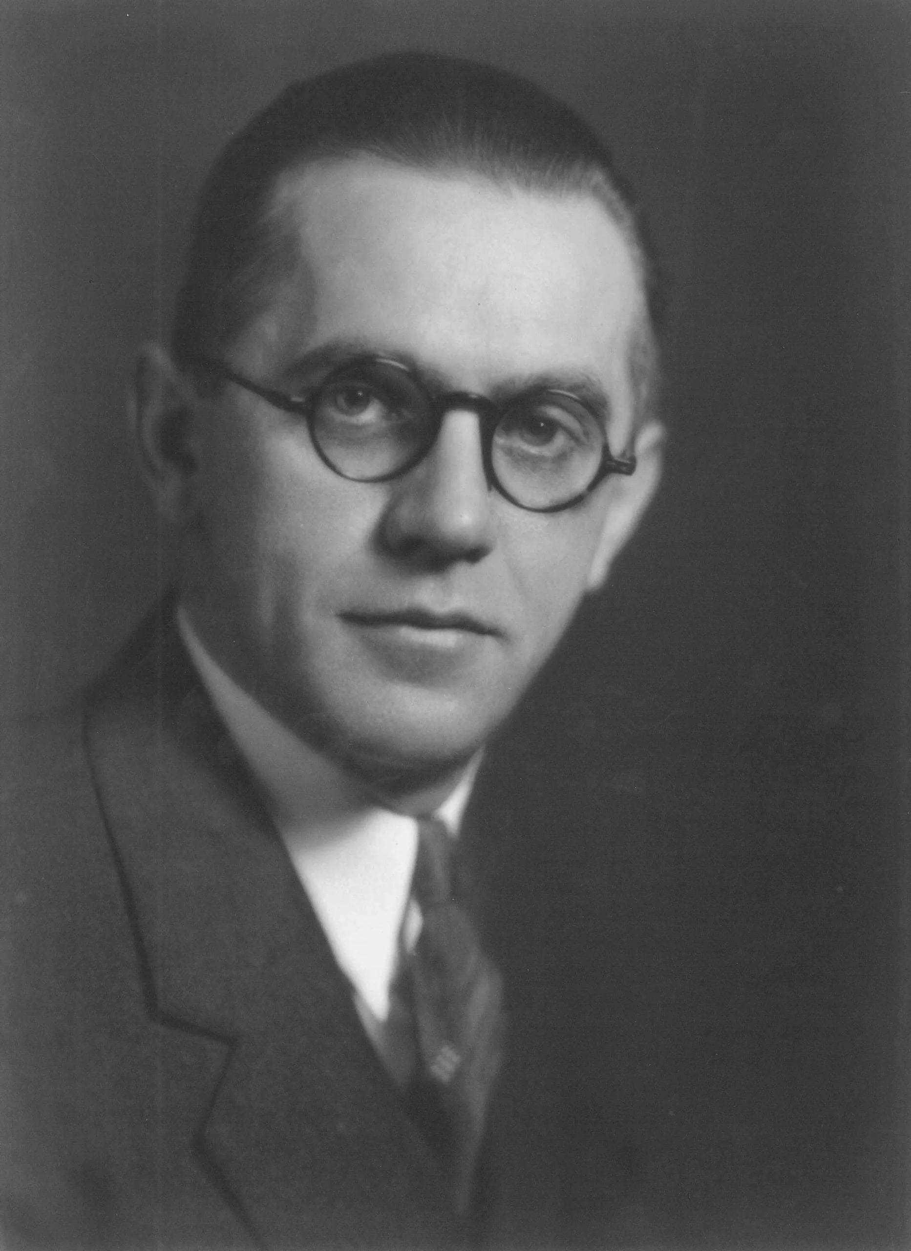 Portrait of Freas Leslie Hess Sr. (1896–1959) – memorial page