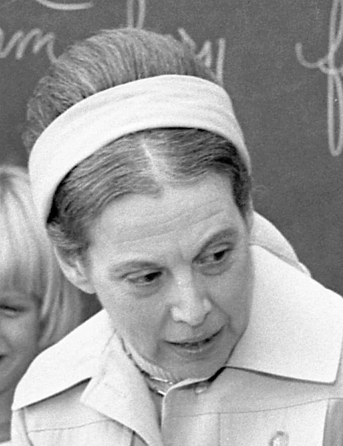 Portrait of Myra Cohn Livingston (1926–1996) – memorial page