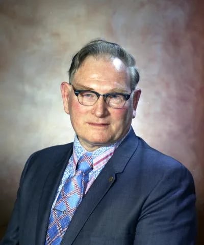 Portrait of Charles R. Savage (1906–1976) – memorial page