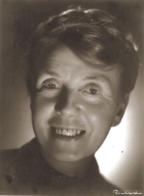 Porträt von Georgette Dupouy (1901–1992) – Gedenkseite
