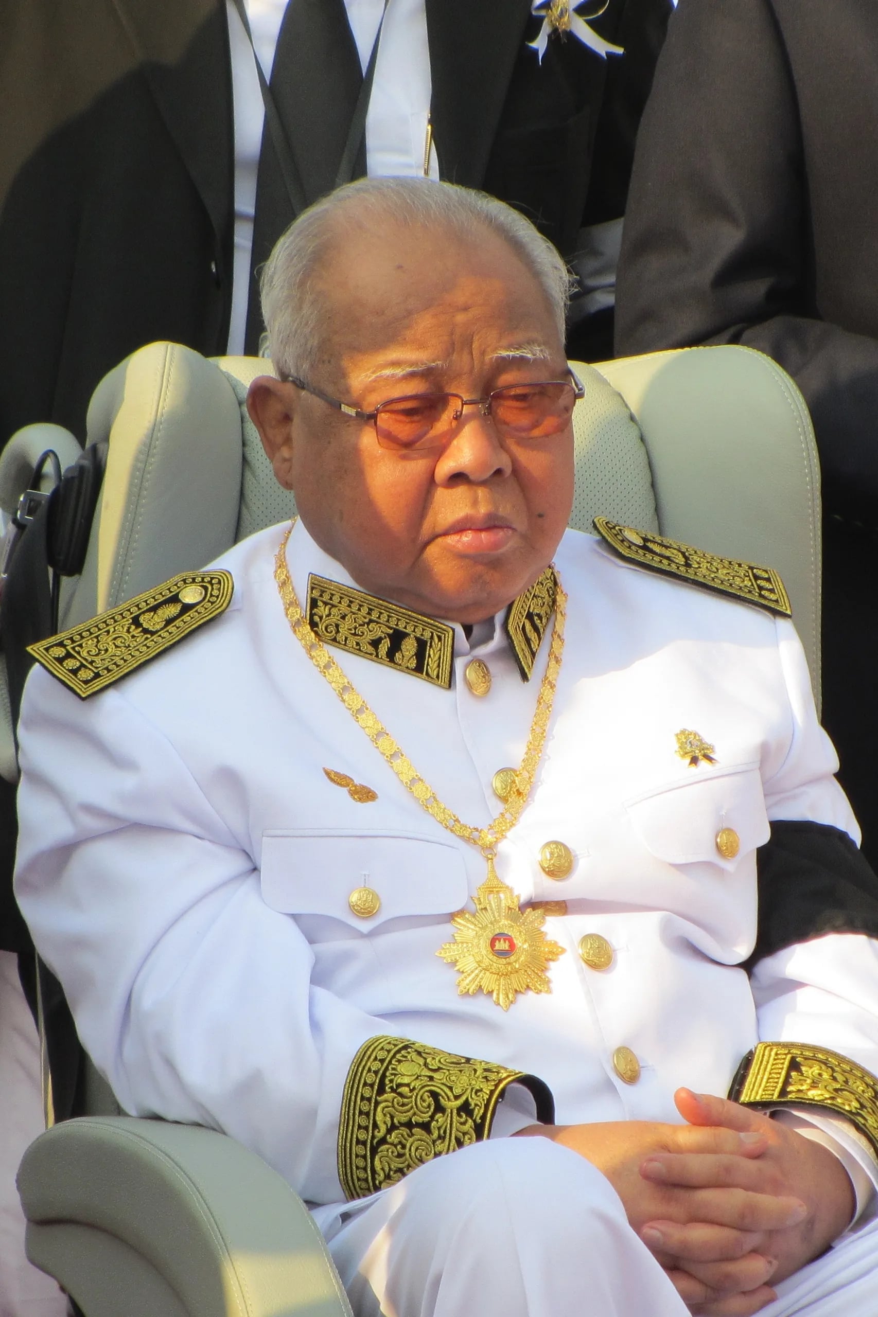 Porträt von Chea Sim (1932–2015) – Gedenkseite
