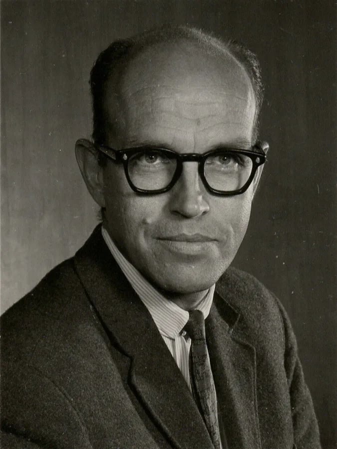 Portrait of Lynn Stevenson (1923–2021) – memorial page
