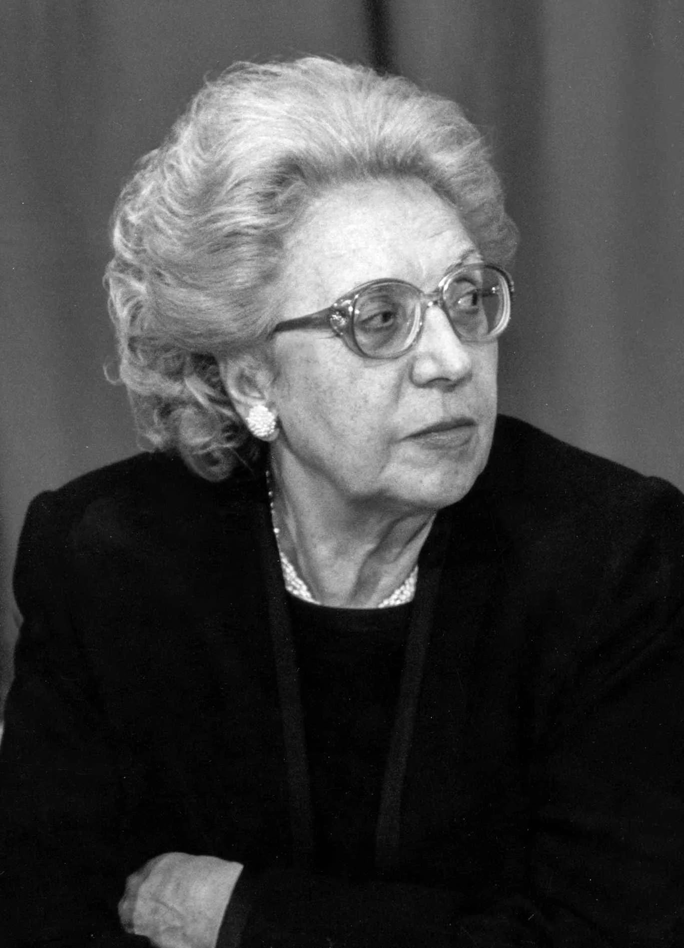 Portrait of Carmen Artocchini (1925–2016) – memorial page