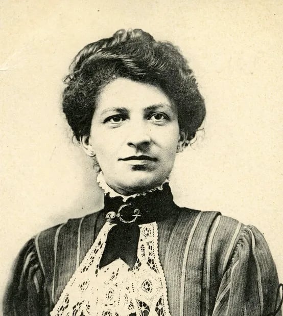 Portrait of Marie Denizard (1872–1959) – memorial page