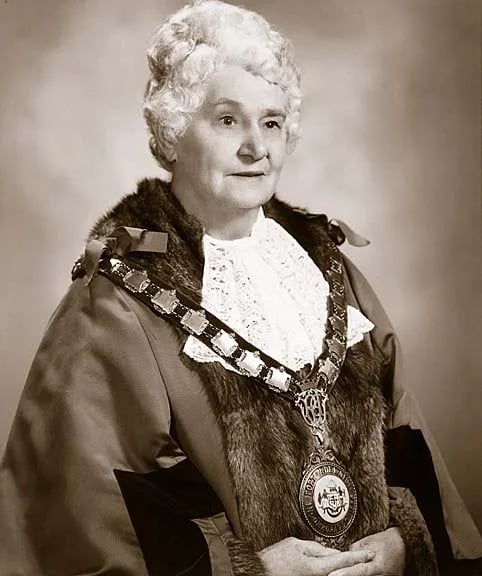 Portrait of Anna Moir Rennie (1899–1987) – memorial page