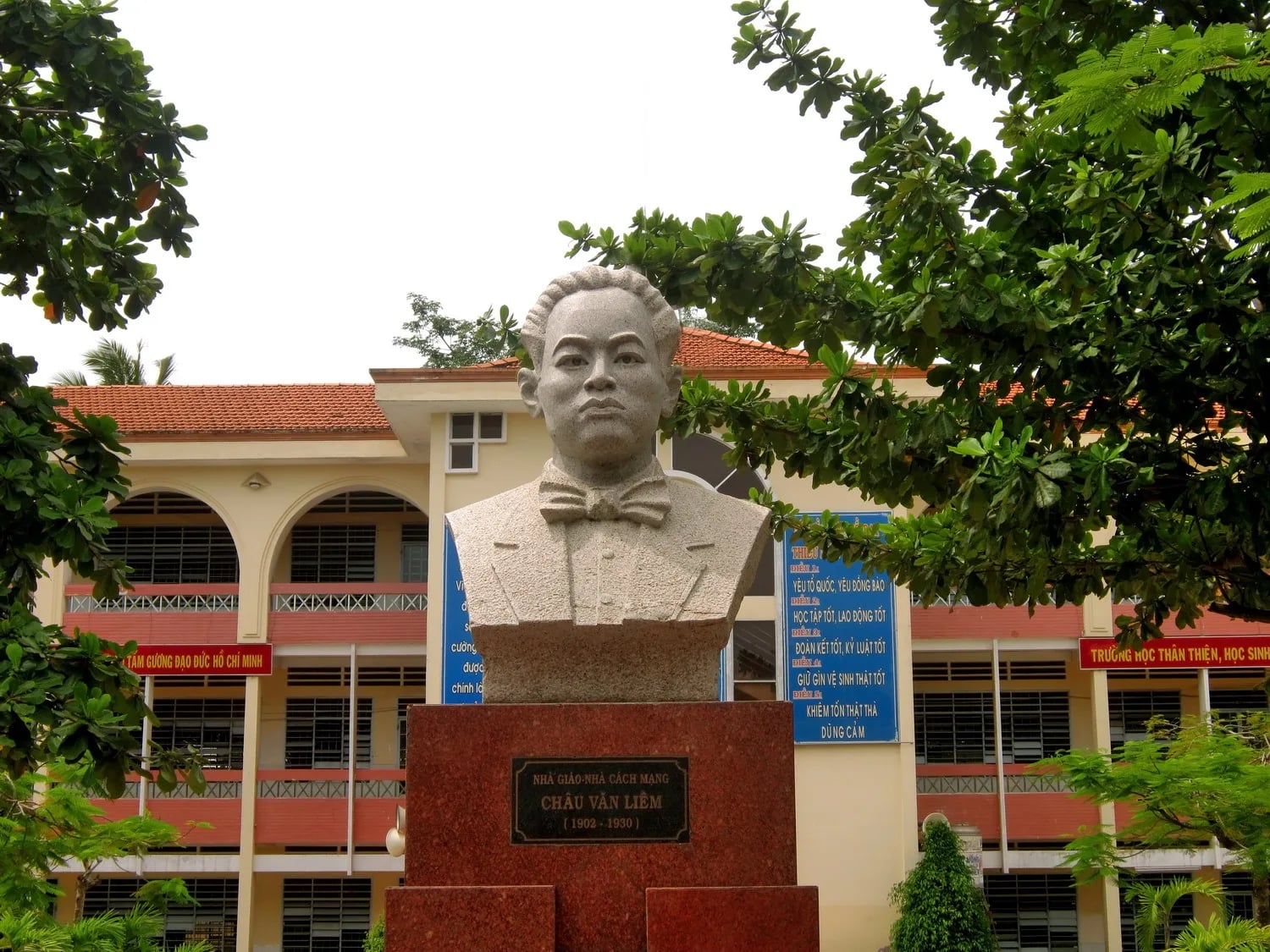 Portrait of Châu Văn Liêm (1902–1930) – memorial page