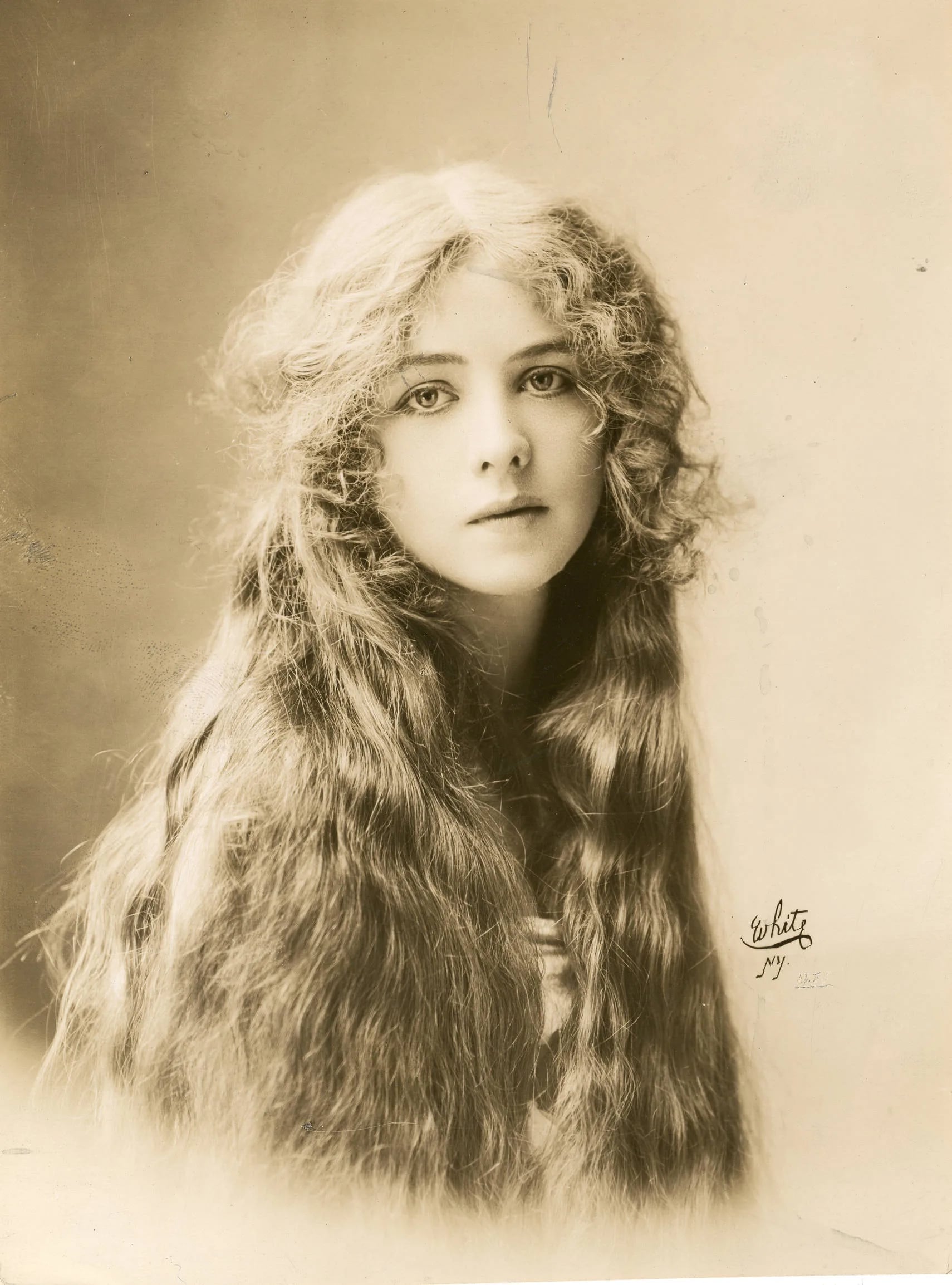 Porträt von Ione Bright (1887–1976) – Gedenkseite