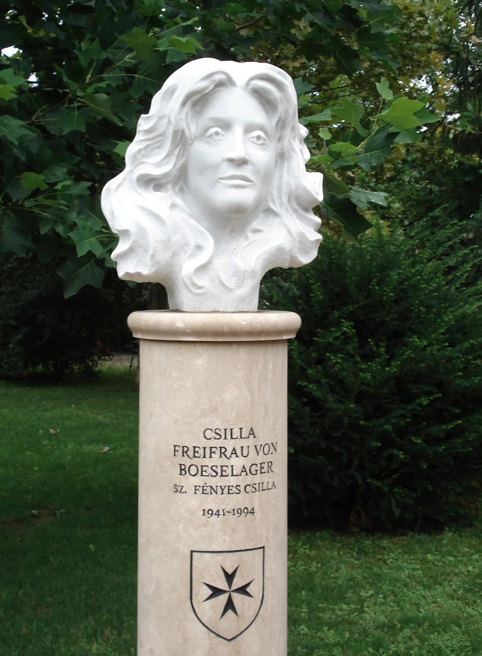 Porträt von Csilla Freifrau von Boeselager (1941–1994) – Gedenkseite