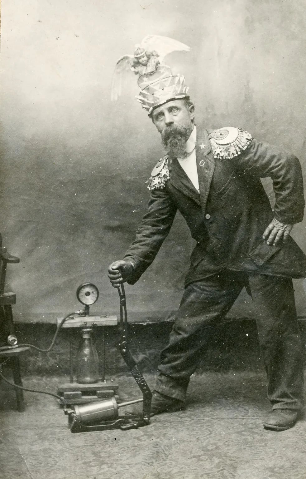 Portrait of Hans August Larsen (1864–1943) – memorial page