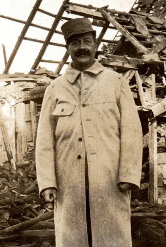 Portrait of Henri Clément Alexandre de Roig-Bourdeville (1862–1942) – memorial page