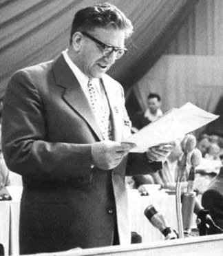 Portrait of Bernhard Quandt (1903–1999) – memorial page