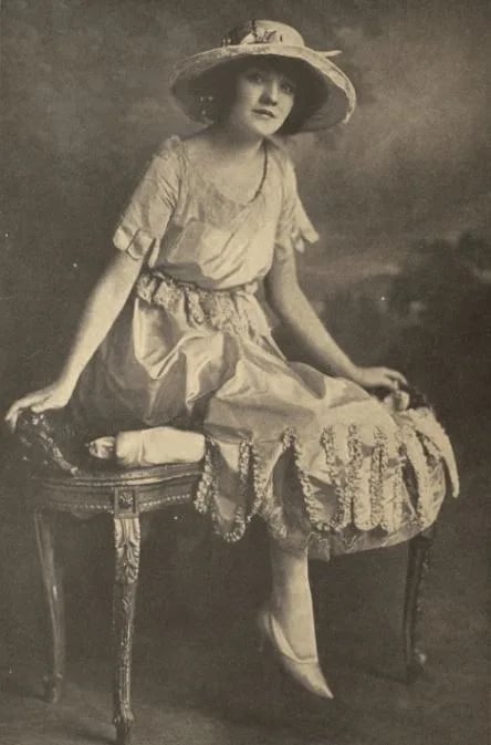 Portrait of Dorothy Mackaye (1899–1940) – memorial page