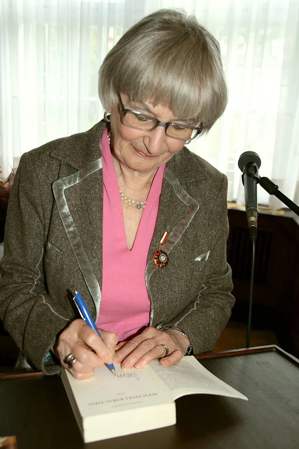 Porträt von Leonie Ossowski (1925–2019) – Gedenkseite