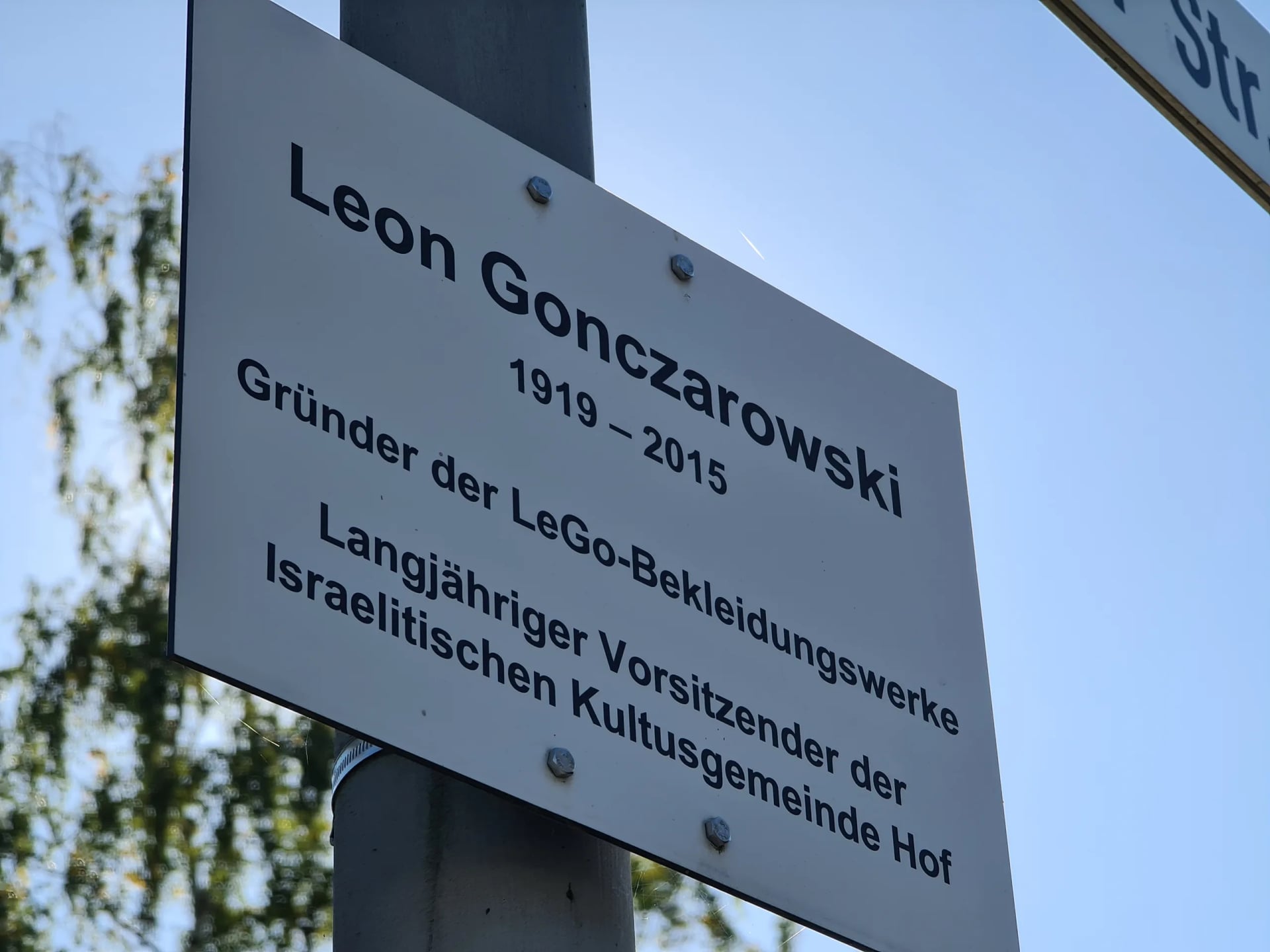 Portrait of Leon Gonczarowski (1919–2015) – memorial page