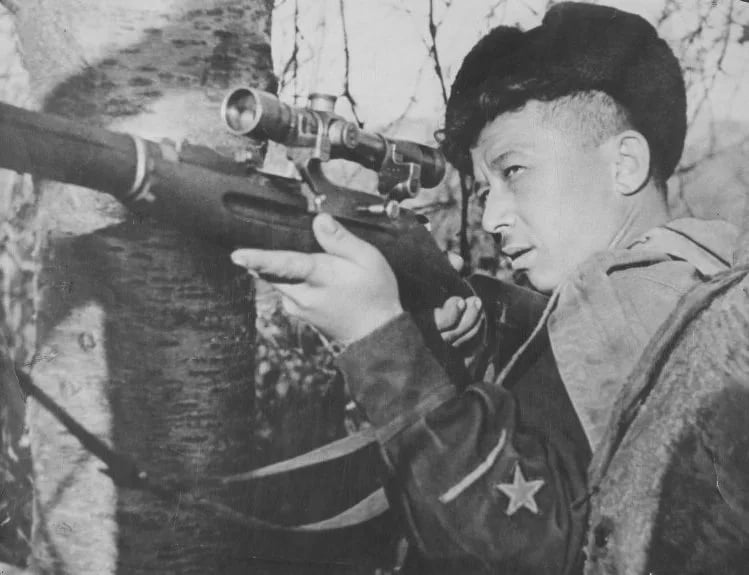 Porträt von Asan Khaliev (1915–1997) – Gedenkseite