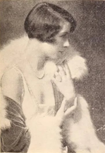 Portrait of Roberta Wilson (1895–1977) – memorial page