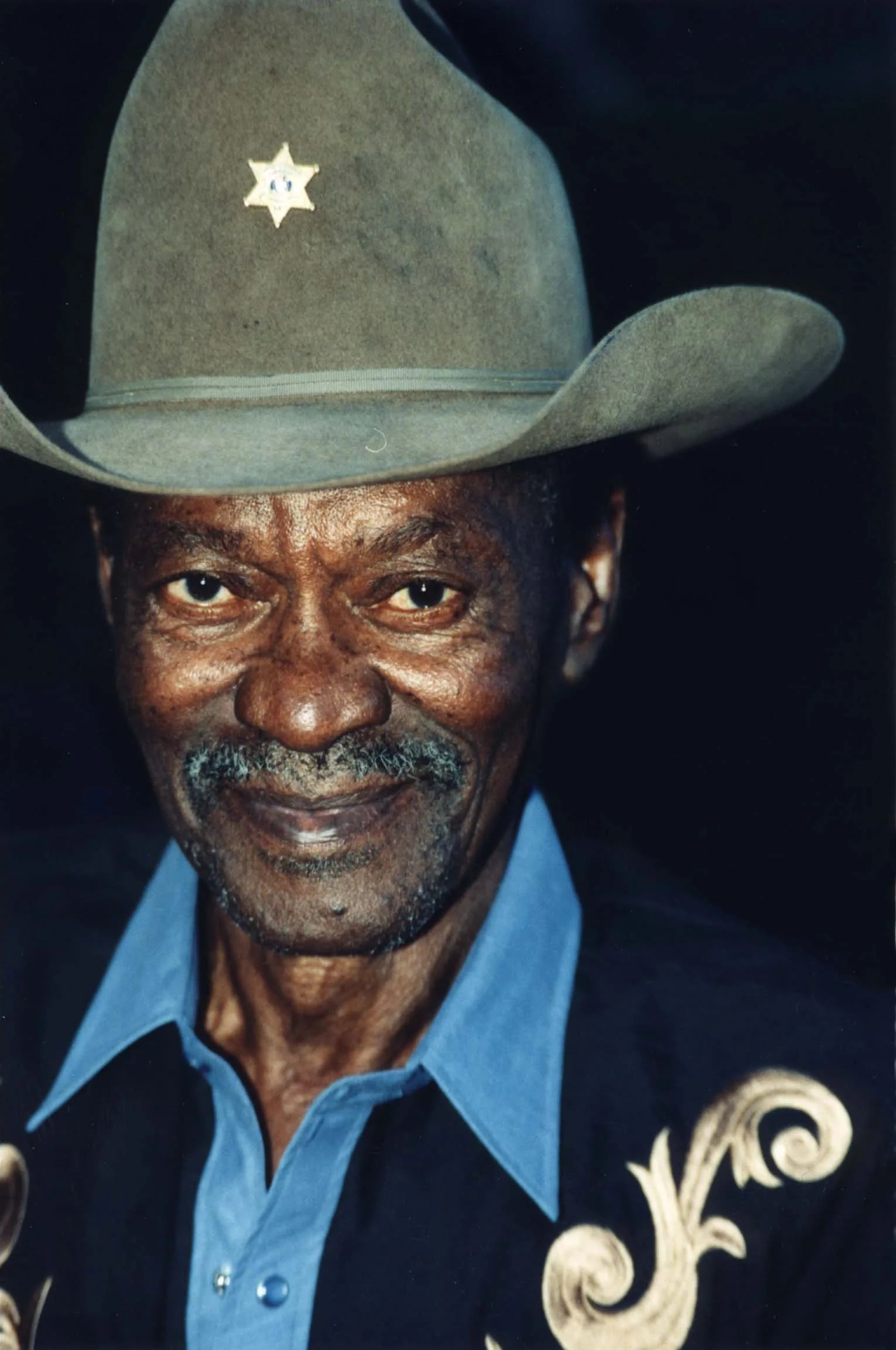 Porträt von Clarence Gatemouth Brown (1924–2005) – Gedenkseite