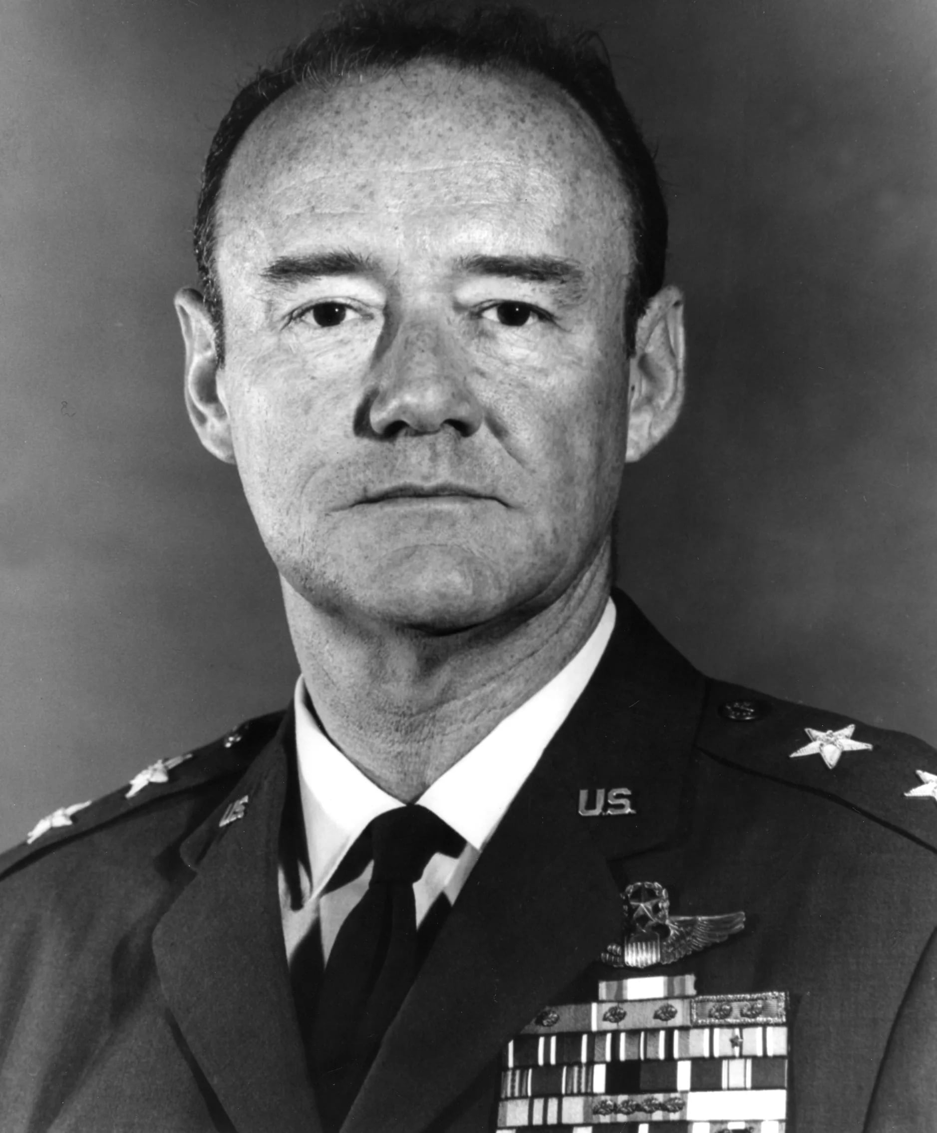Porträt von George J. Keegan, Jr. (1921–1993) – Gedenkseite