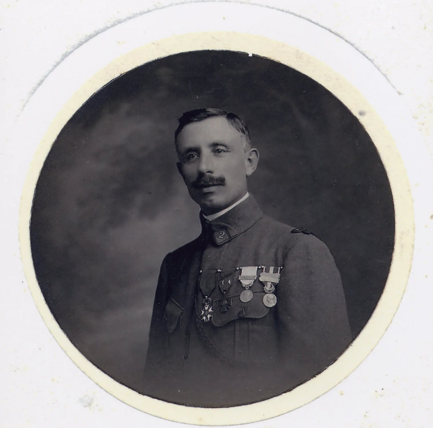 Porträt von Gustave Pineau (1881–1965) – Gedenkseite