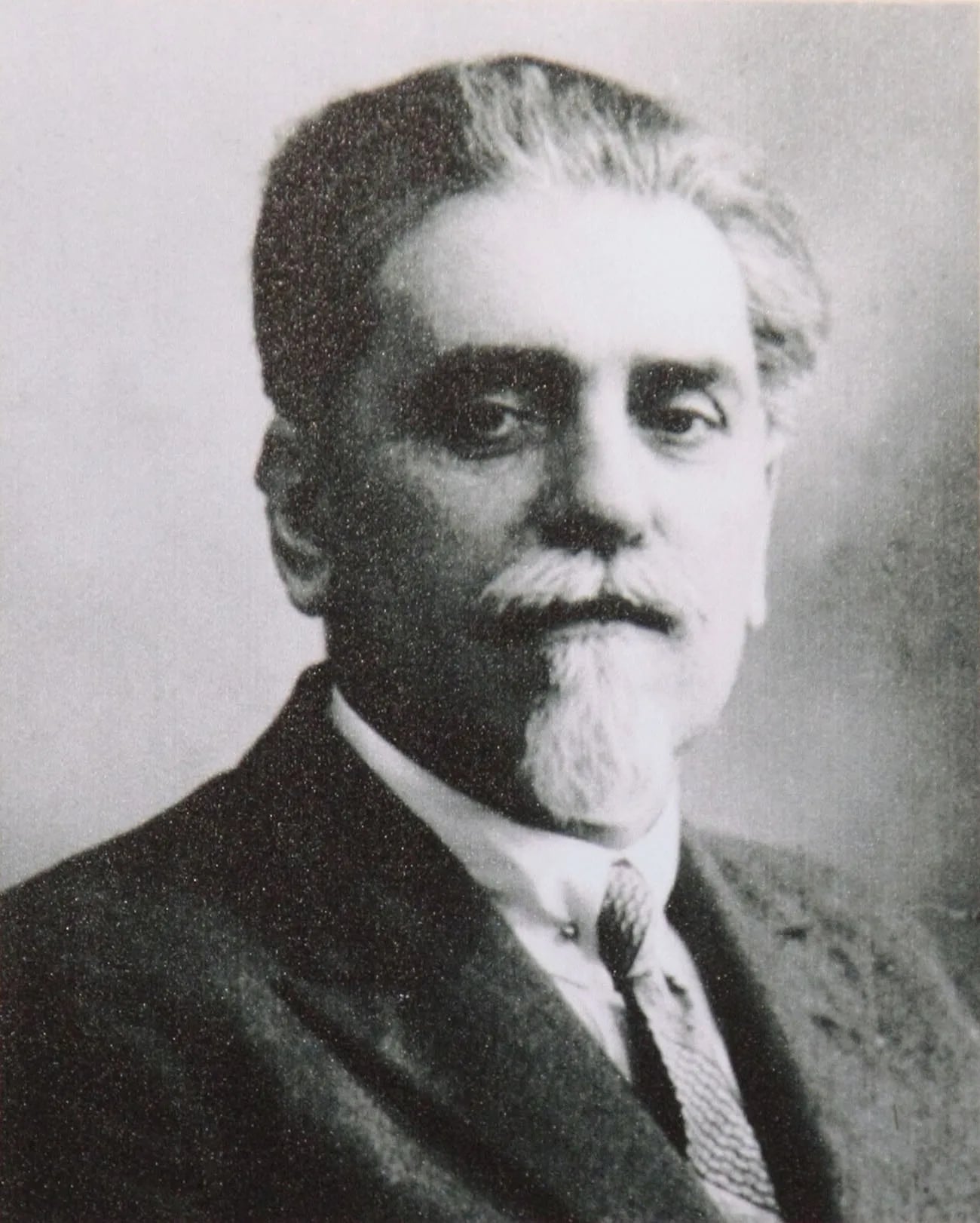 Portrait of Hamo Ohandschanjan (1873–1947) – memorial page