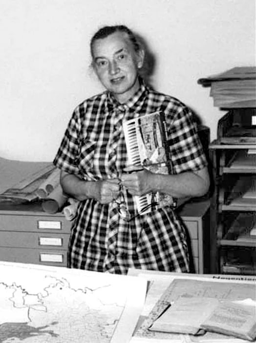 Portrait of Elisabeth Nuijens (1910–2008) – memorial page