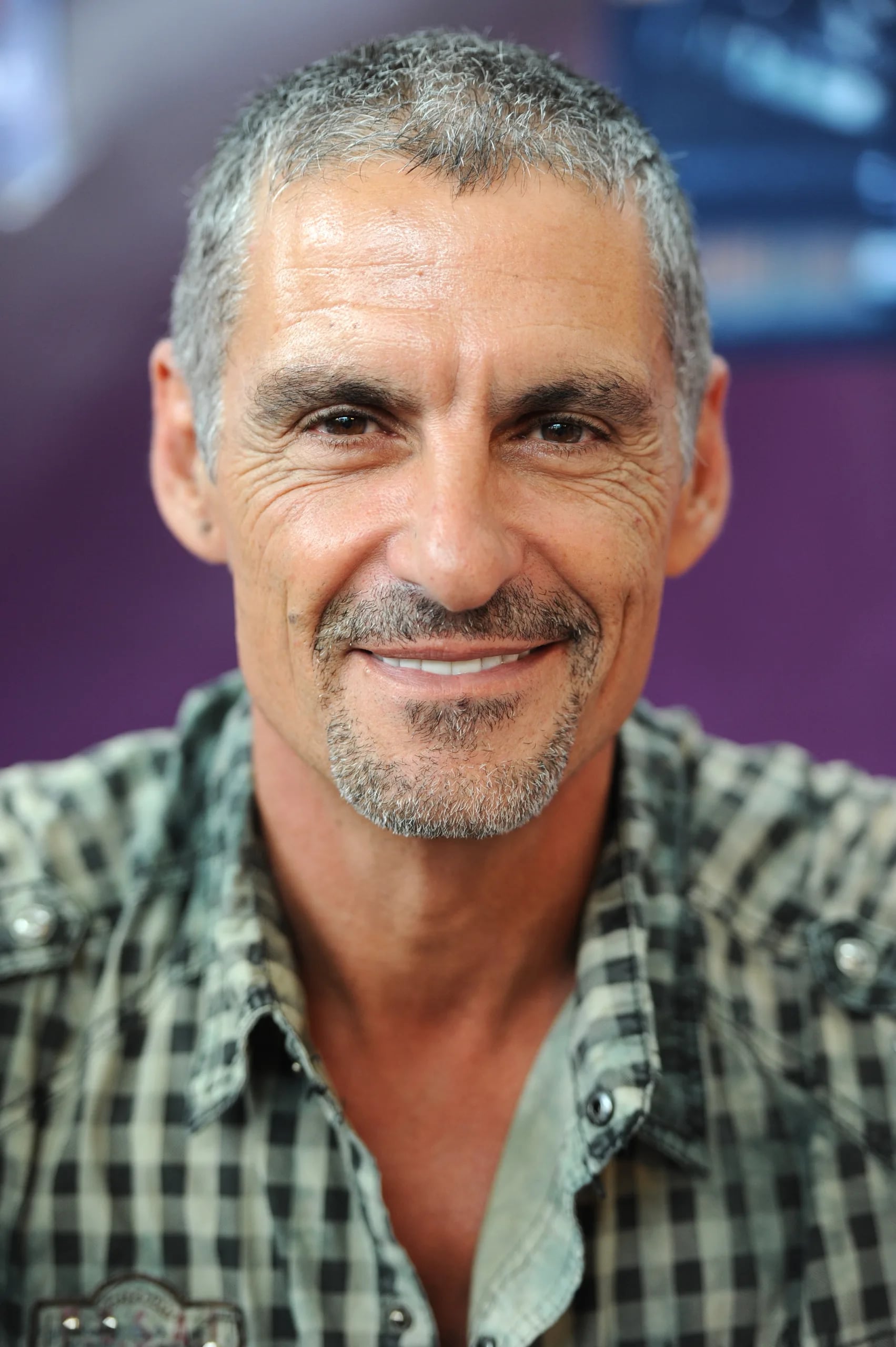 Porträt von Cliff Simon (1962–2021) – Gedenkseite
