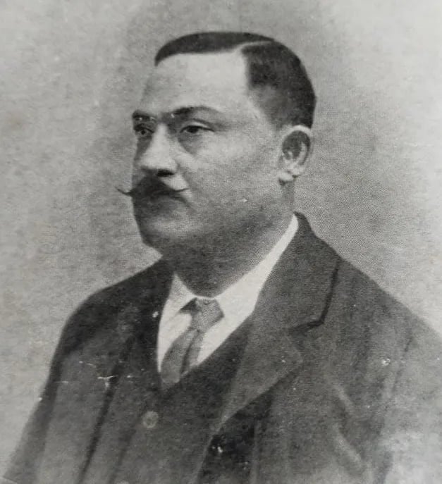 Porträt von Krishnalal Bysack (1866–1935) – Gedenkseite