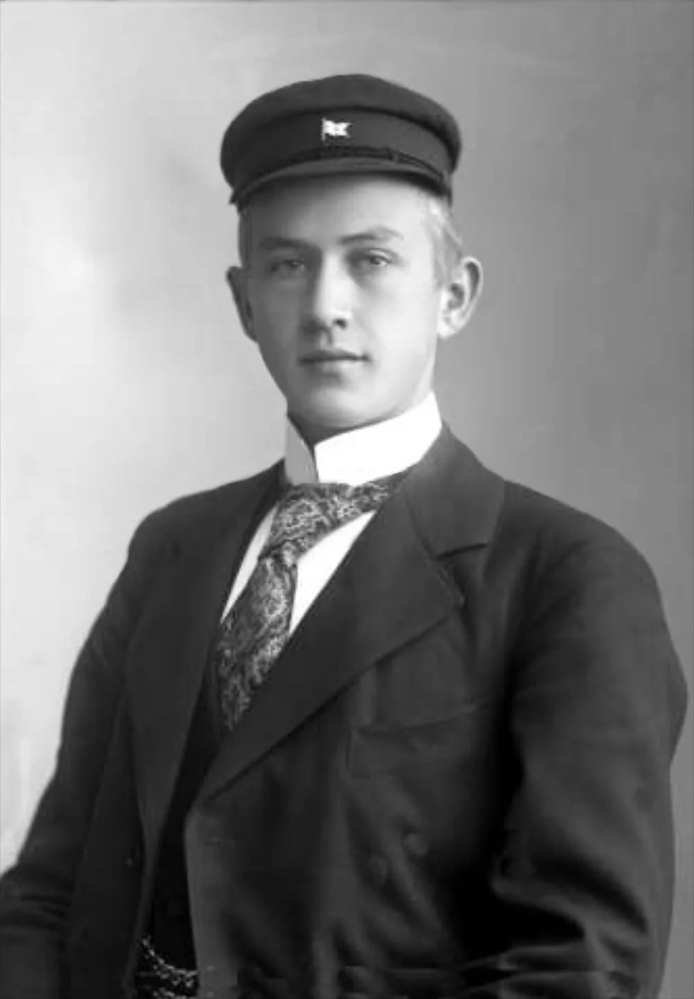 Portrait of Erling Eriksen (1923–2012) – memorial page