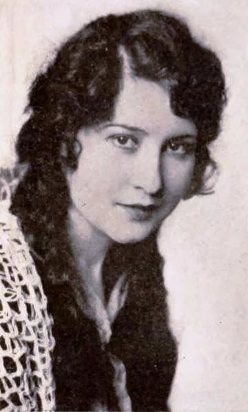 Portrait of Ruth Langston (1892–1993) – memorial page