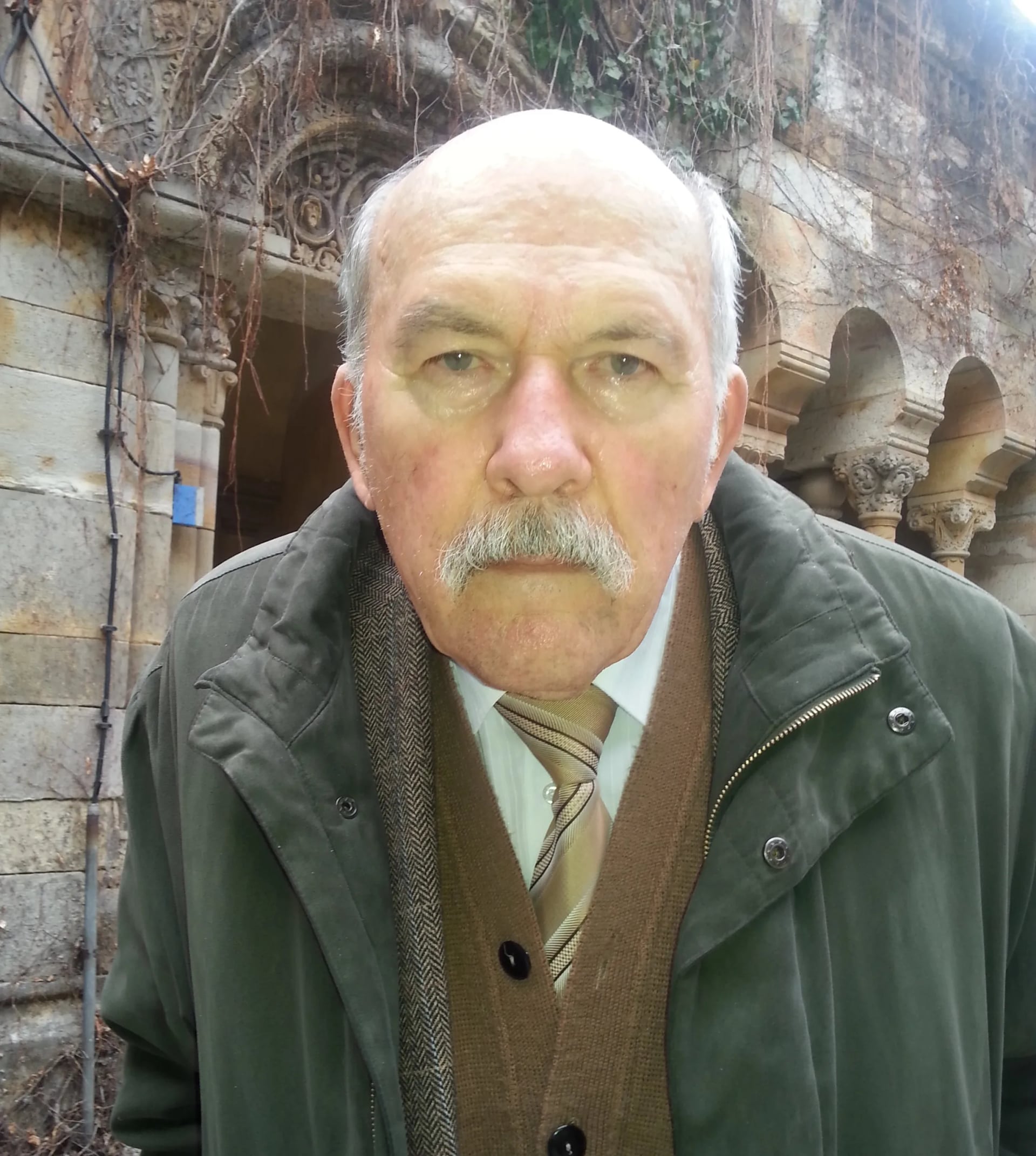 Porträt von Attila Selmeczi Kovács (1942–2024) – Gedenkseite