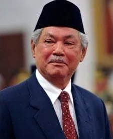 Porträt von Abdul Malik Fadjar (1939–2020) – Gedenkseite
