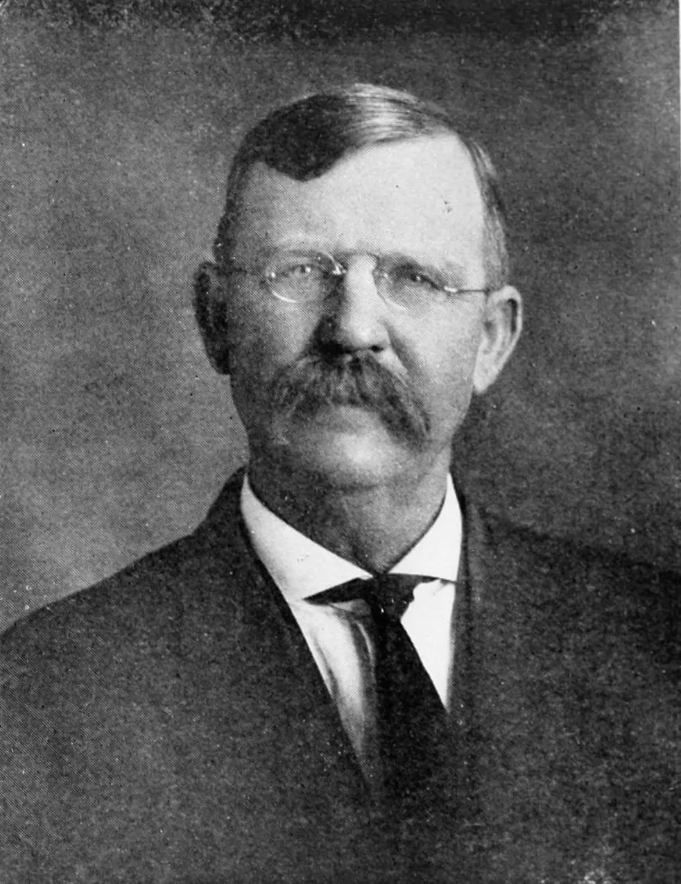 Portrait of W. W. Pace (1857–1931) – memorial page